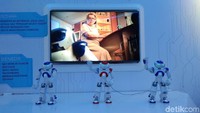 Robot Nao juga bisa bernyanyi dan menari lho! (Tasya Khairally/detikcom)