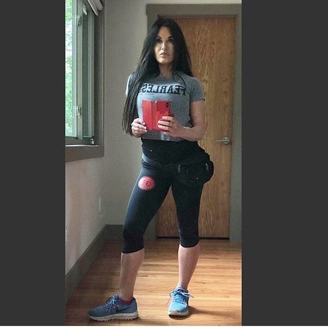 Sebelumnya Sports Illustrated Swimsuit Issue tidak pernah menampilkan seorang wanita berusia lima puluhan yang bukan model atau selebritas. Jodi pun kini masih dalam tahap casting bersama model-model lain yang jauh lebih muda. Foto: Instagram