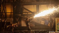 Berbagai atraksi dan wahana permainan dapat kamu nikmati. Salah satunya yang bikin deg-degan, Stunt Show SWAT Raid (Rifkianto Nugroho/detikcom)