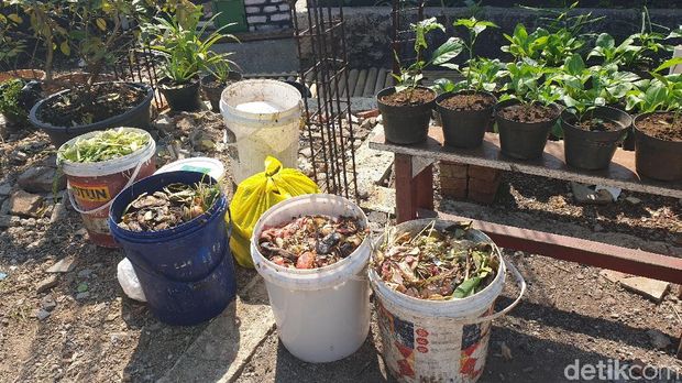 Melihat pemanfaatan sampah warga Cihaurgeulis Bandung