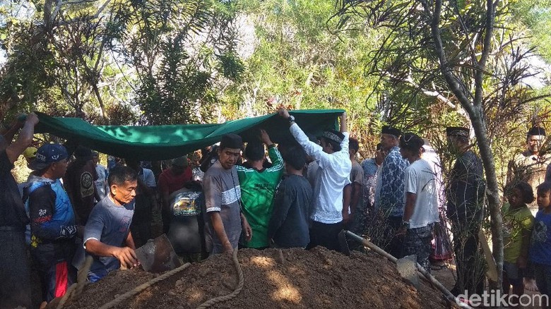Jasad Korban Mutilasi Dimakamkan di Temanggung, Tanah Kelahirannya Jasad Korban Mutilasi Dimakamkan di Temanggung, Tanah Kelahirannya