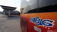 Kini lahan SPBG Pesing beralih fungsi menjadi tempat pangkalan bus TransJakarta.