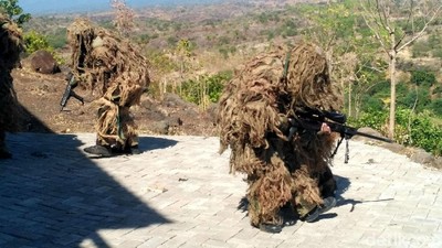 Melihat Latihan Perang TNI AL di Situbondo