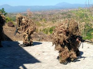 Melihat Latihan Perang TNI AL di Situbondo