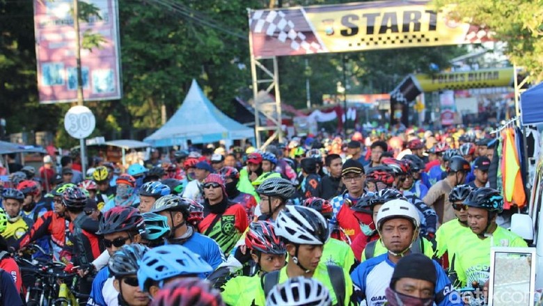 Fun Bike Colour Festival di Blitar Bertabur Hadiah Mewah Fun Bike Colour Festival di Blitar Bertabur Hadiah Mewah