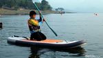 Foto: Bu Susi, Ada Tempat Main Paddle Board Nih di Purwakarta