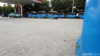 Bajaj sedang mengatre BBG di SPBG Coco, Grogol, Jakarta Barat, Minggu (14/7/2019).