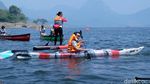 Aksi Ridwan Kamil Naik Kayak di Waduk Jatiluhur
