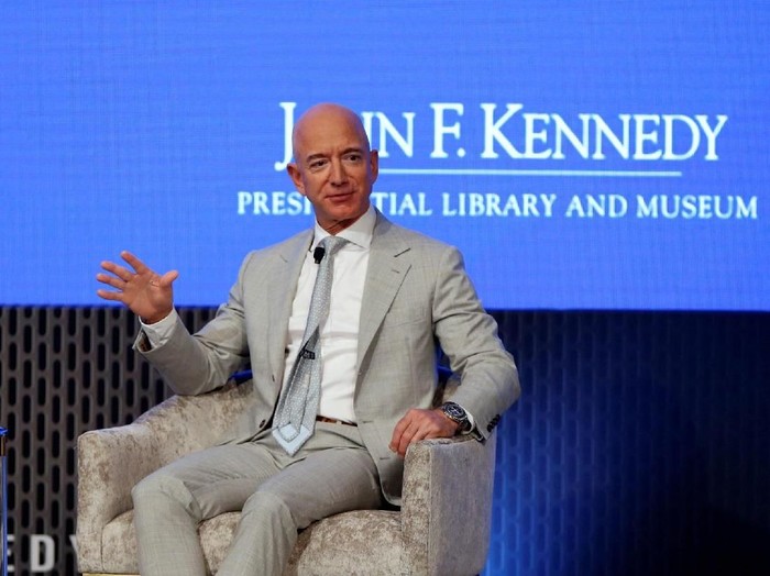 Profil Jeff Bezos, Orang Terkaya Dunia yang Surat Kabarnya Bangkrut. Foto: Reuters Profil Jeff Bezos, Orang Terkaya Dunia yang Surat Kabarnya Bangkrut. Foto: Reuters