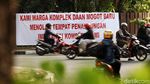 Warga Pasang Spanduk Tolak Penampungan Pencari Suaka di Jakbar