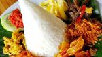 Pagi Ini Tambah Energi dengan Sarapan Nasi Langgi Berlauk Komplet