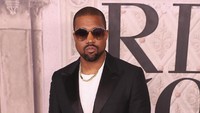 Musisi Kanye West menempati posisi ketiga selebriti dengan bayaran termahal di dunia. Kanye mendapat bayaran senilai US$ 150 juta. Istimewa/Rob Kim/Getty Images.