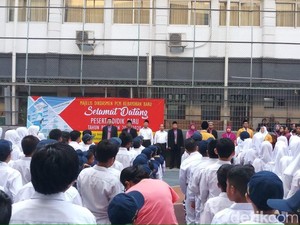 Tinjau Hari Pertama Sekolah, Mendikbud Beri Pesan ke Guru dan Murid