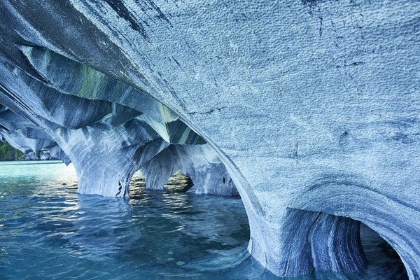 Karena berada di perbatasan, semenanjung ini pun melahirkan sebuah karya seni indah di bawahnya. (iStock) Karena berada di perbatasan, semenanjung ini pun melahirkan sebuah karya seni indah di bawahnya. (iStock)
