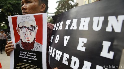 Aksi Teatrikal Terkait Kasus Novel Baswedan di Mabes Polri