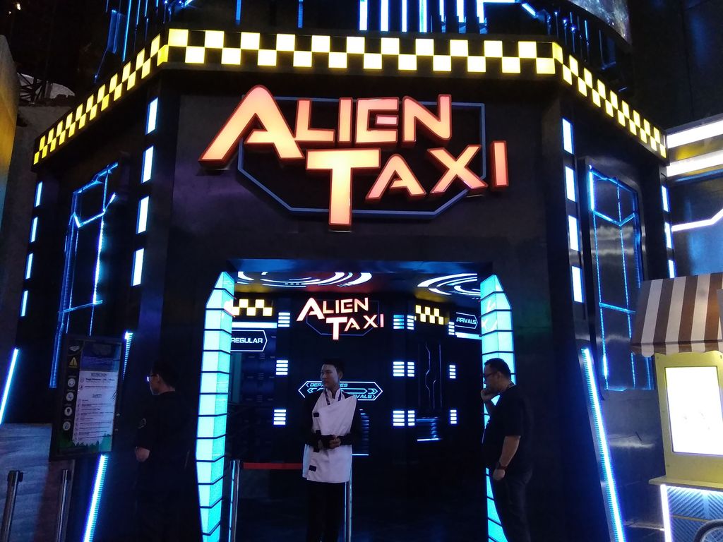 Alien Taxi di Trans Studio Cibubur