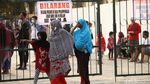 Warga Pasang Spanduk Tolak Penampungan Pencari Suaka di Jakbar