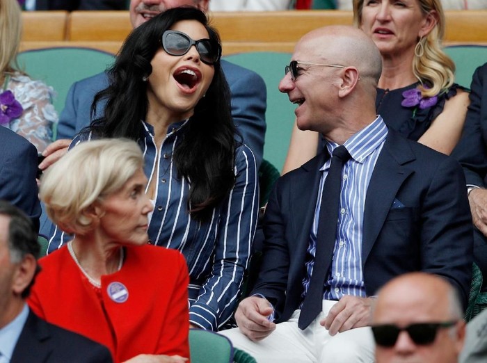 Lauren Sanchez dan Jeff Bezos. Foto: Reuters Lauren Sanchez dan Jeff Bezos. Foto: Reuters