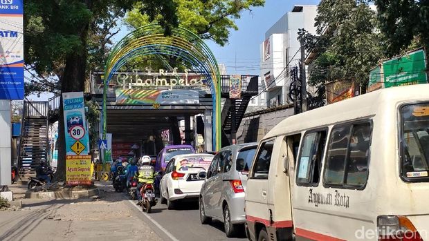 Menyusuri Kembali Uji Coba Satu Arah Sukajadi-Setiabudi Bandung