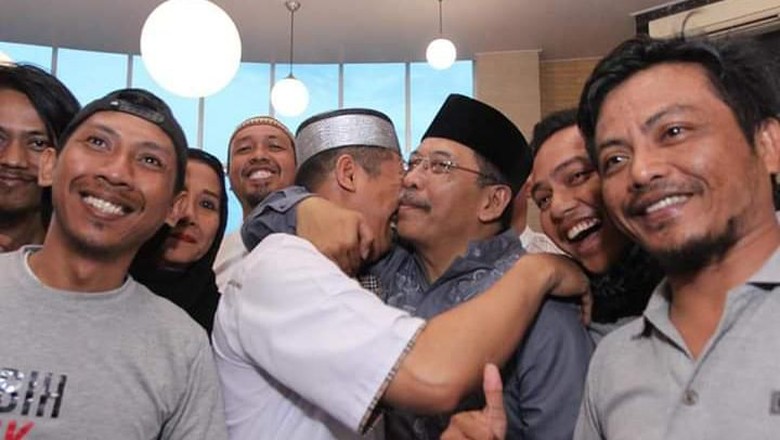 Eks Walkot Makassar Arief Sirajuddin Bebas dari Penjara Eks Walkot Makassar Arief Sirajuddin Bebas dari Penjara