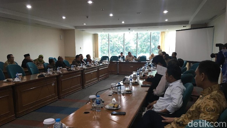 4 Pimpinan DPRD Tak Hadir, Rapim Pemilihan Wagub DKI Ditunda 4 Pimpinan DPRD Tak Hadir, Rapim Pemilihan Wagub DKI Ditunda