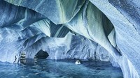 Hasilnya? Tembok semenanjung mulai berbentuk gua. pasang-surut lautan membuat jejak di dinding gua. (iStock)