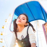 Banyak netizen yang jatuh cinta pada kecantikan Leanna. Vonis aku seumur hidup dong kak, biar bisa sama kamu seumur hidup juga, komentar netizen. “Kak aku ingin mencuri perhatian kakak hukum aku kak,” tambah lainnya. Foto: dok. Instagram @leanna.leonardo