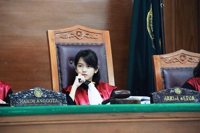 Viral Foto Hakim Cantik Dan Imut Netizen Minta Divonis Cinta Seumur 