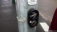 Dengan pelican crossing akan membuat para pejalan kaki lebih aman saat menyebrang.