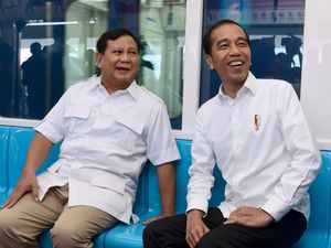 Jokowi Ajak Prabowo Swafoto Usai Bertemu di Istana