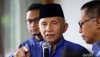 Namun, buat saya, rekonsiliasi itu sangat lucu kalau dalam wujud bagi-bagi kursi. Itu namanya bukan rekonsiliasi, tapi ya bagi-bagi kursi. Ada aibnya, ada negatifnya, nggak ada lagi kekuatan moral, nggak memegang disiplin partai, dan lain-lain, tutur Amien di kantor DPP PAN, Jalan Daksa, Kebayoran Baru, Jaksel, Senin (15/7/2019).