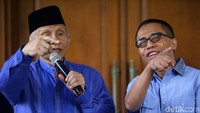 Amien Rais mengaku sepakat 1.000 persen dengan langkah rekonsiliasi dalam artian menjaga keutuhan NKRI. Dia menilai upaya rekonsiliasi lucu jika diwujudkan dalam bagi-bagi kursi.