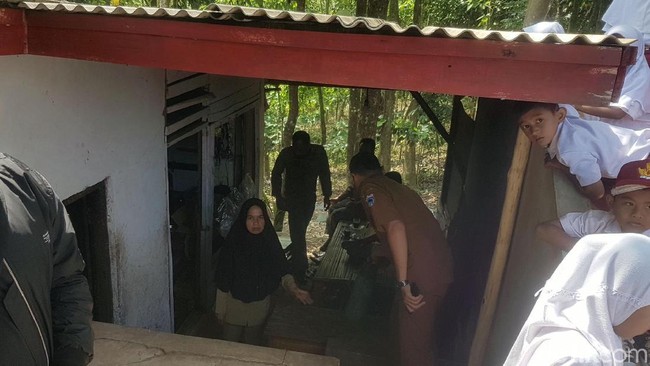 Nasib Guru Honorer Terus Menanti Diangkat Jadi PNS