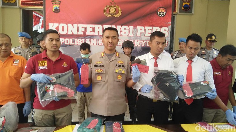 Pelaku Mutilasi Berencana Bangun Rumah dari Jual Mobil Milik Korban Pelaku Mutilasi Berencana Bangun Rumah dari Jual Mobil Milik Korban