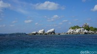 Datang ke Pulau Lengkuas gratis. Jika ikut tur, umumnya traveler akan dibawa ke sini sebagai salah satu tempat yang paling populer (Shinta Angriyana/detikcom)