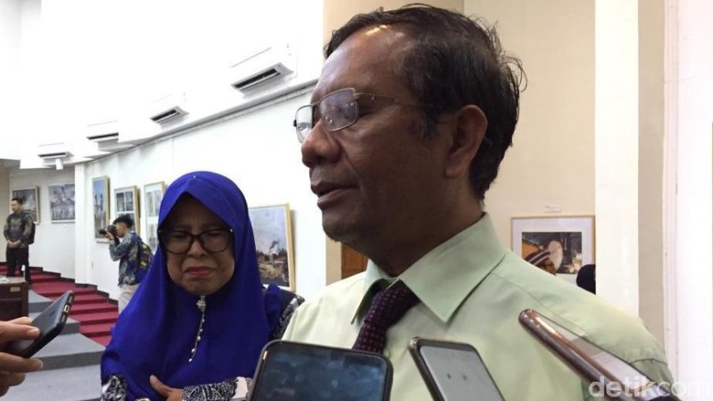 Mahfud Md: Jokowi Buka Peluang Adanya Kekuatan Kontrol di DPR Mahfud Md: Jokowi Buka Peluang Adanya Kekuatan Kontrol di DPR