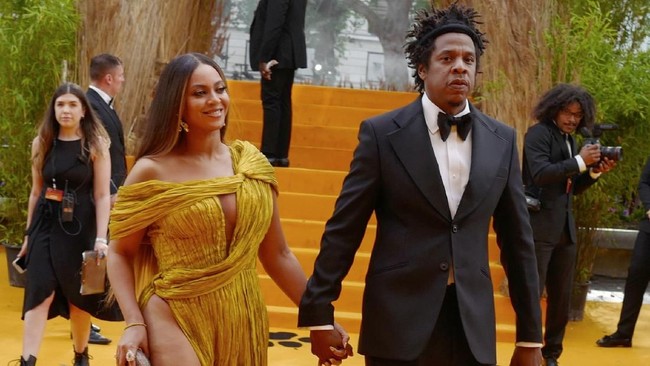 5 Seleb Hollywood yang Pernah Kepergok Ribut di Restoran