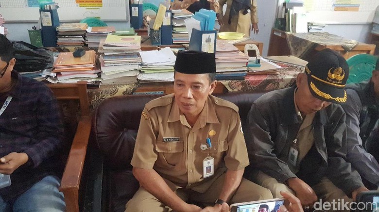 Guru Honorer SD di Pandeglang Tinggal di WC, Camat Janji Carikan Tempat Layak Guru Honorer SD di Pandeglang Tinggal di WC, Camat Janji Carikan Tempat Layak