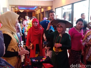 Mufidah Kalla Ajak Perajin Tenun Kaltim Pameran di Jakarta