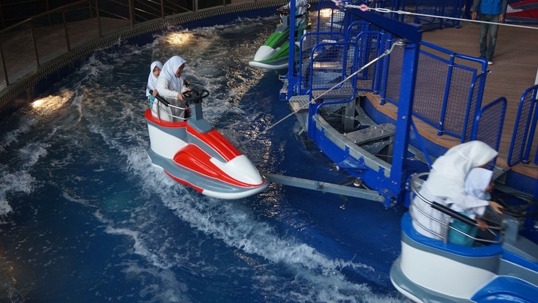 Asyik! Trans Studio Cibubur Theme Park Punya Wahana Jetski Asyik! Trans Studio Cibubur Theme Park Punya Wahana Jetski