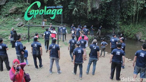 Touring menuju wisata alam Capolaga, Subang