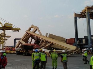 Pasca Crane Roboh, Layanan Terminal Peti Kemas Semarang Kembali Normal
