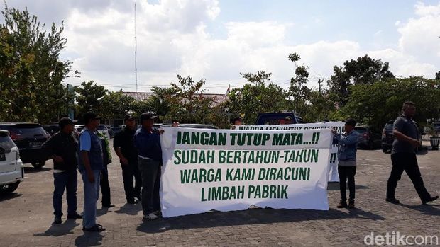 Kekuhkan Bau Tak Sedap Limbah Pabrik, Warga Datangi DLH Bantul