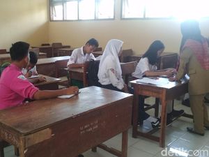 SMP Tulungagung Ini Hanya Punya 9 Siswa di Hari Pertama Sekolah