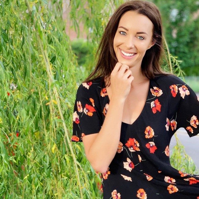 Kejadian itu pun dikatakan sebagai tabrakan terfatal yang melibatkan skuter listrik di Inggris. Beberapa penonton setia Emily pun menyebutkan jika influencer tersebut meneruma dua skuter elektronik di hari ulang tahunnya. Foto: Instagram @emilyhartridge