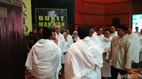 Mereka dibimbing agar dalam pelaksanaan ibadah haji sesuai dengan tuntunan Rasulullah.