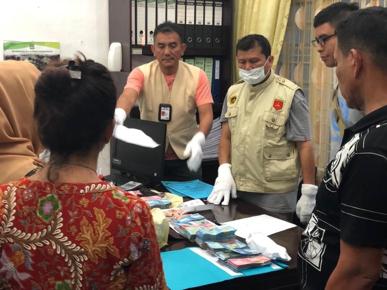 Kepala BPKD Pematangsiantar Jadi Tersangka Pungli Insentif Pegawai Kepala BPKD Pematangsiantar Jadi Tersangka Pungli Insentif Pegawai