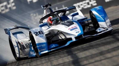 Menanti Mobil Listrik Formula E Kebut-kebutan di Jakarta