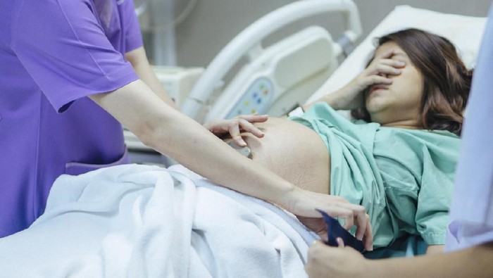 Selain baby blues, ada risiko gangguan kejiwaan yang rentan dialami ibu usai melahirkan. (Foto: iStock) Selain baby blues, ada risiko gangguan kejiwaan yang rentan dialami ibu usai melahirkan. (Foto: iStock)