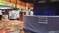 Berbagai larangan pun tak lupa disampaikan para ustaz pendamping agar para calhaj dapat menjalani rukun haji dan umroh secara sempurna.